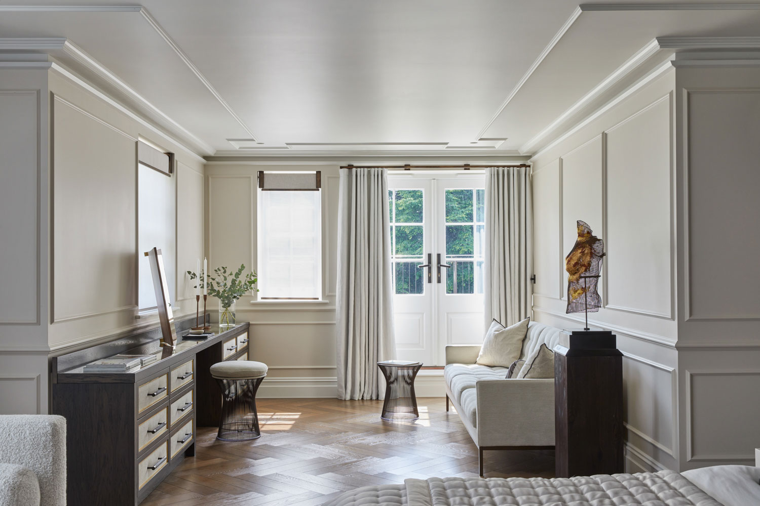 Project: Sevenoaks  V01 Double Roller Blind System - motorised  Finish: Aged Bronze 
Interior design: NW3 Interiors  Photography: Kasia Fiszer