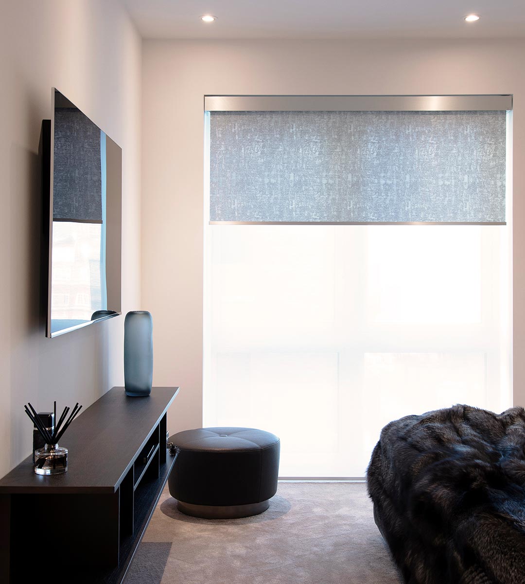 Project: Fulham - London V03 Roller Blind System, motorised, RTS Finish: Frosted Silver
Interior design: Vladimir Fasij