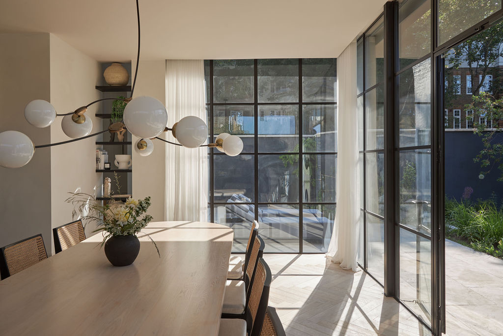 Project: Clapham, London Interior design: Veves Interior Design Photography: Mikey Reed