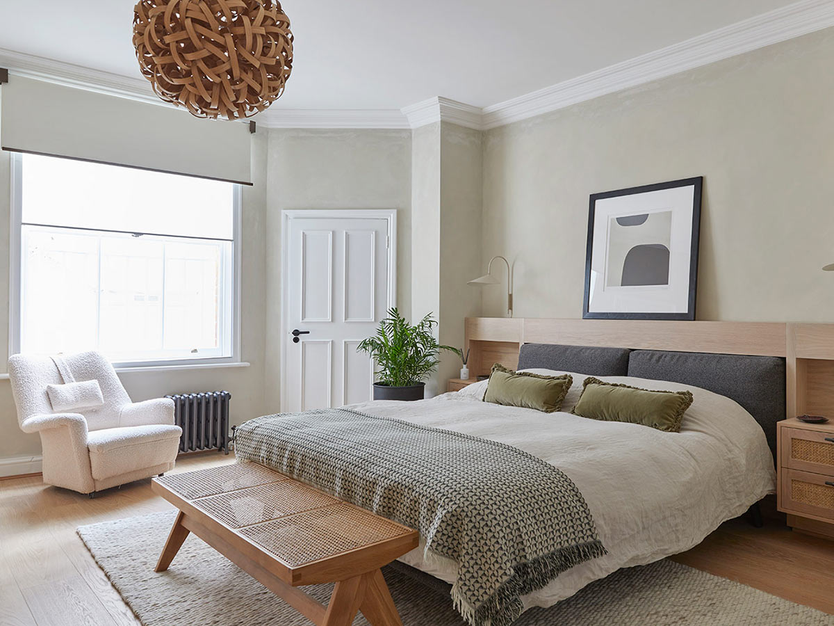 Project: St John's Wood   V01 Roller Blind System - manual  Finish: Urban Bronze / Fabric: Timeless BO Dust 
Interior design: NW3 Interiors