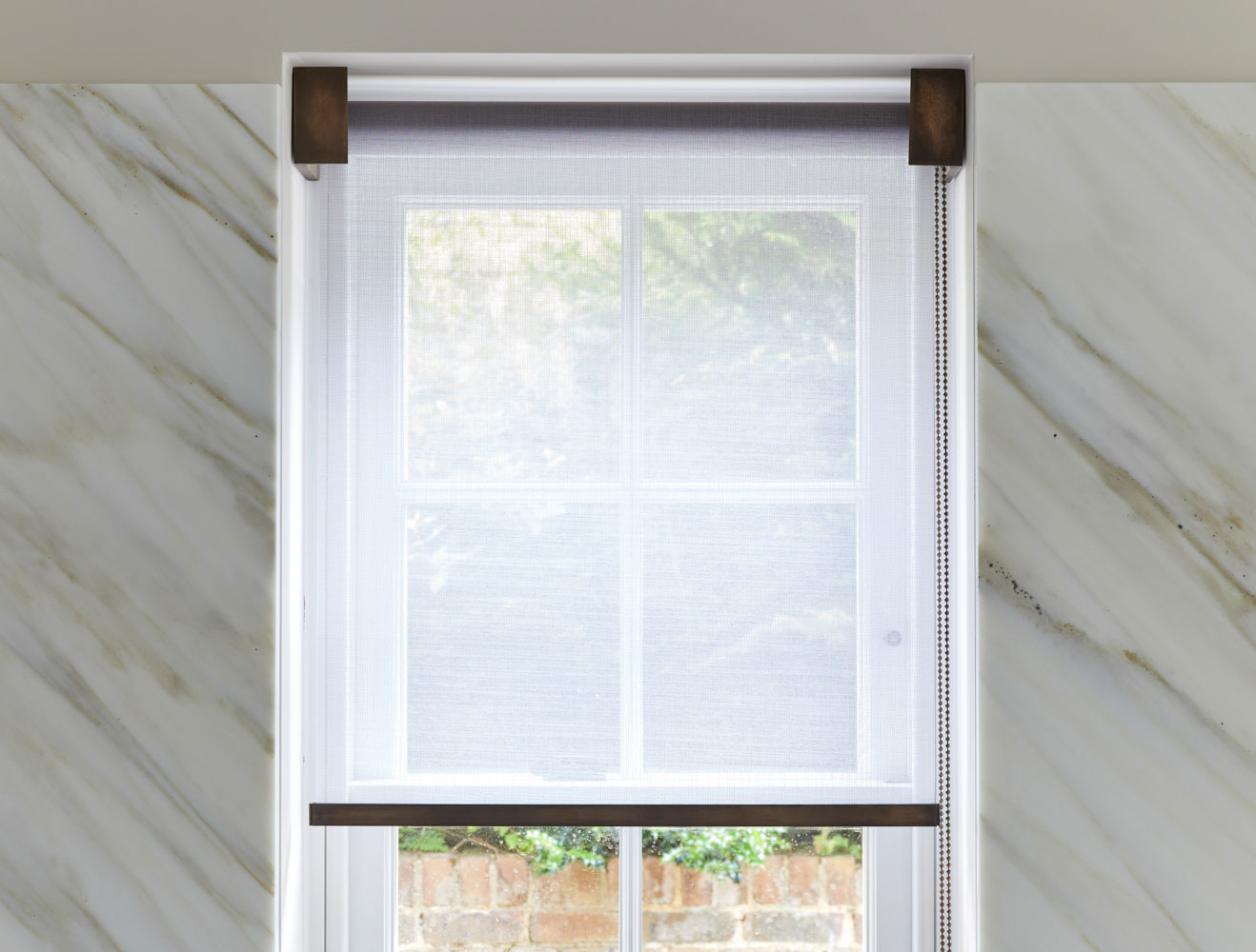 Project: Sevenoaks  V01 Roller Blind System - manual  Finish: Aged Bronze / Fabric: Palazzo White 
Interior design: NW3 Interiors  Photography: Kasia Fiszer